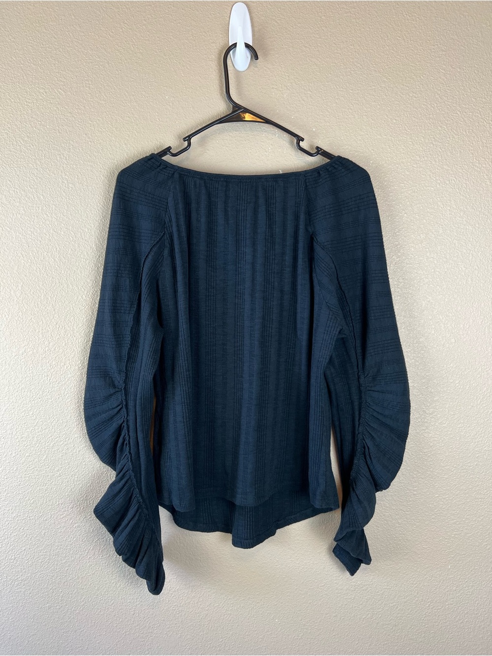 Pilcro Ribbed Ruched Sleeve Top - Picture 7 of 15